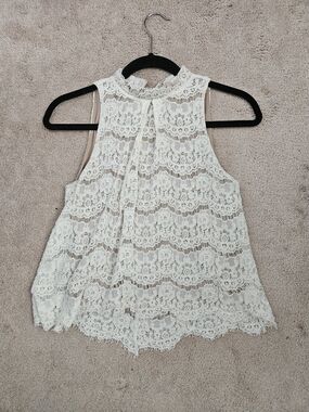love, Fire White Lace High-Neck Sleeveless Camisole